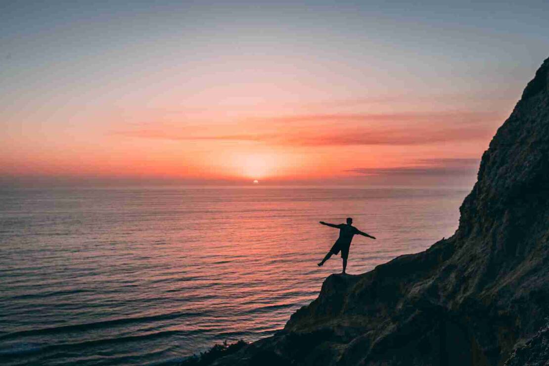 跑步锻炼膝盖会怎样，很少锻炼的40岁中年人开始学跑步容易伤膝盖吗